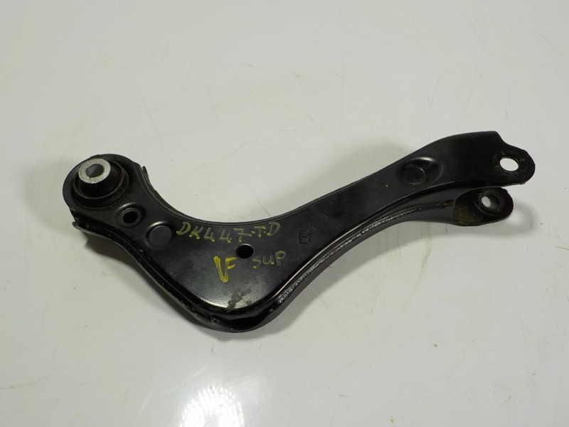 Recambio de brazo suspension superior trasero derecho para toyota rav4 hybrid 4x2 advance referencia OEM IAM 4877042050  