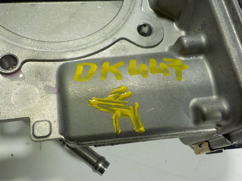 Recambio de caja mariposa para toyota rav4 hybrid 4x2 advance referencia OEM IAM 2203025020 2203025020 