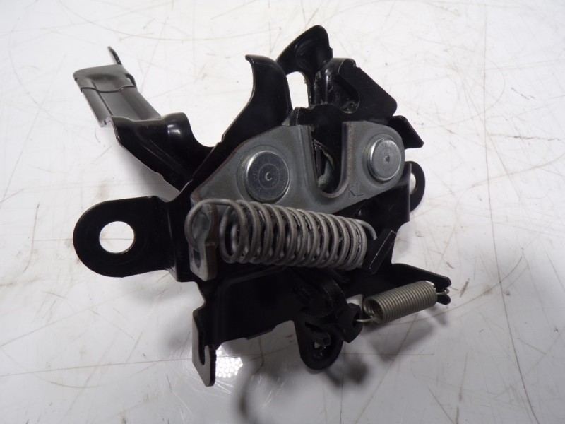 Recambio de cerradura capot para toyota rav4 hybrid 4x2 advance referencia OEM IAM 5351042120  