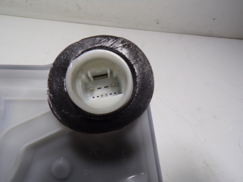 Recambio de cerradura puerta delantera derecha para toyota rav4 hybrid 4x2 advance referencia OEM IAM 6903062010 10604154 