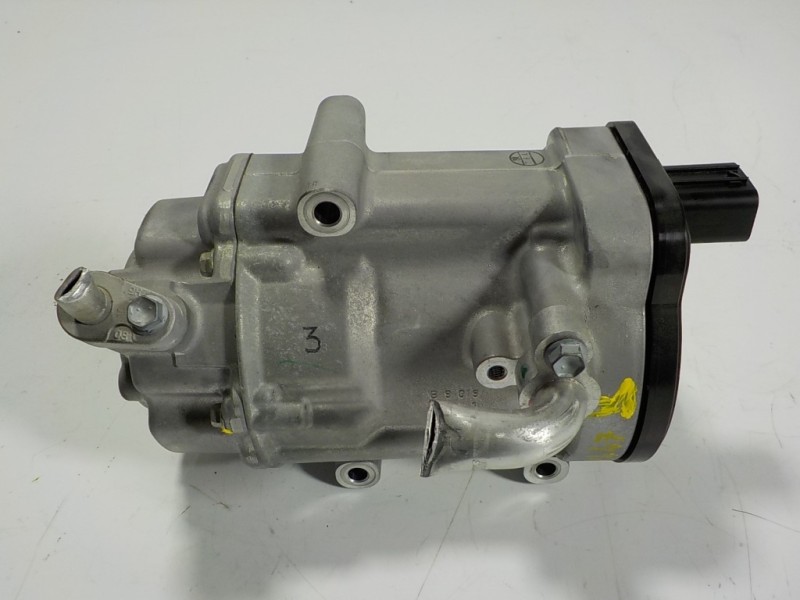 Recambio de compresor aire acondicionado para toyota rav4 hybrid 4x2 advance referencia OEM IAM 8837033051 ESB27C 0424001103