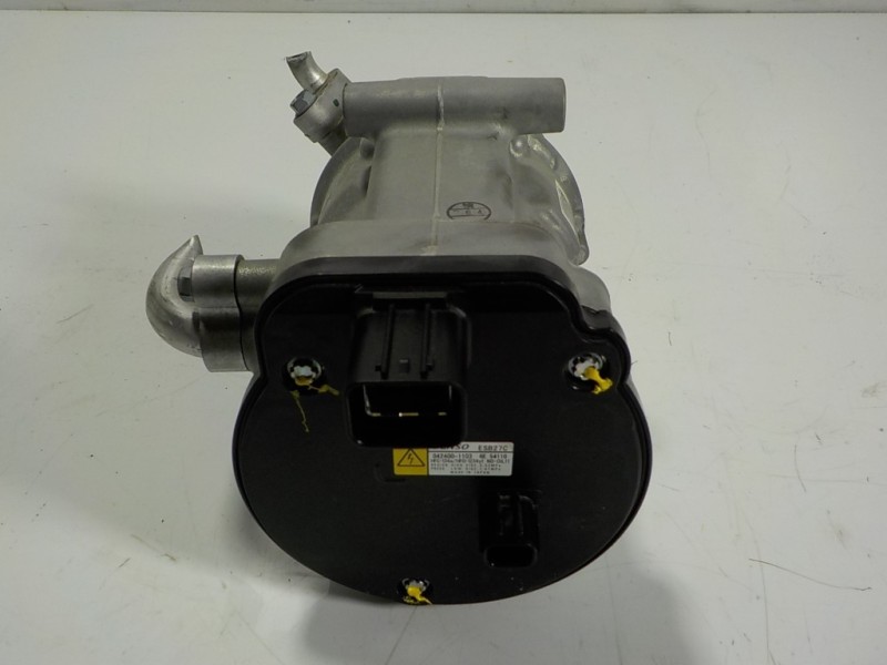 Recambio de compresor aire acondicionado para toyota rav4 hybrid 4x2 advance referencia OEM IAM 8837033051 ESB27C 0424001103
