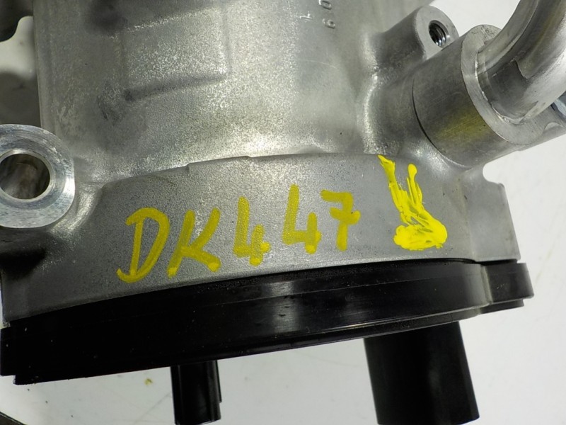 Recambio de compresor aire acondicionado para toyota rav4 hybrid 4x2 advance referencia OEM IAM 8837033051 ESB27C 0424001103