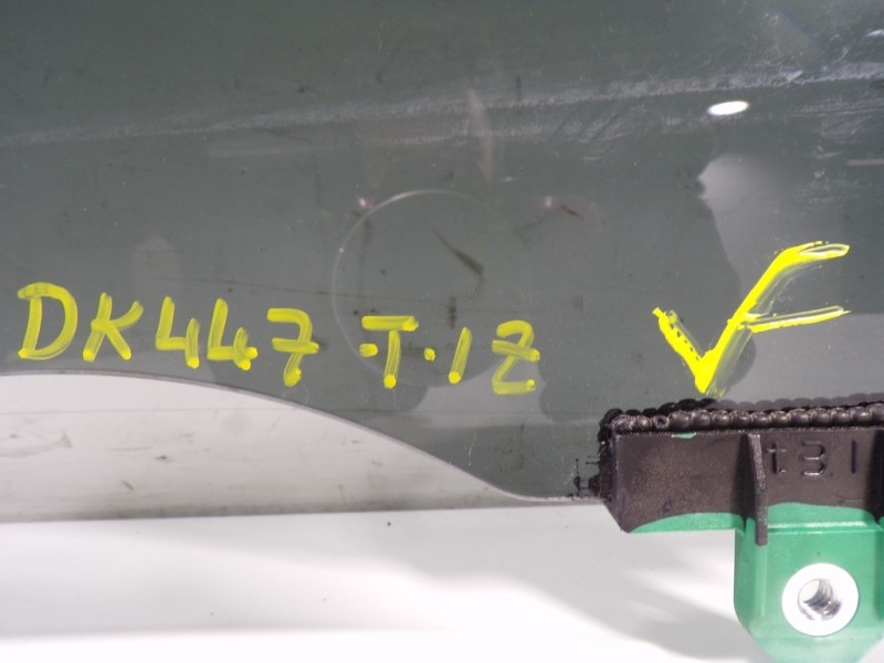 Recambio de cristal puerta trasero izquierdo para toyota rav4 hybrid 4x2 advance referencia OEM IAM 6810442200  