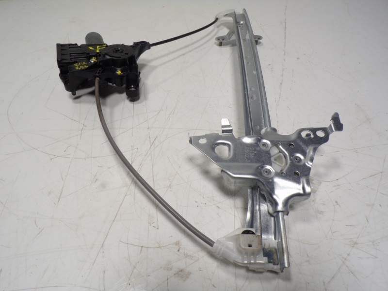 Recambio de elevalunas trasero izquierdo para toyota rav4 hybrid 4x2 advance referencia OEM IAM 6980442062 8572042140 0620205531