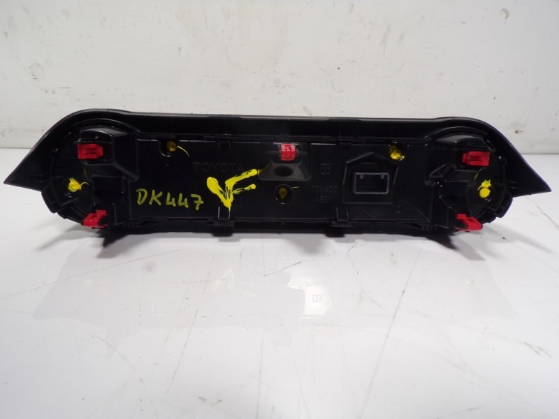 Recambio de mando climatizador para toyota rav4 hybrid 4x2 advance referencia OEM IAM 5590042580  