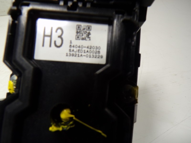 Recambio de mando elevalunas delantero izquierdo para toyota rav4 hybrid 4x2 advance referencia OEM IAM 7423242220 8404042030 13