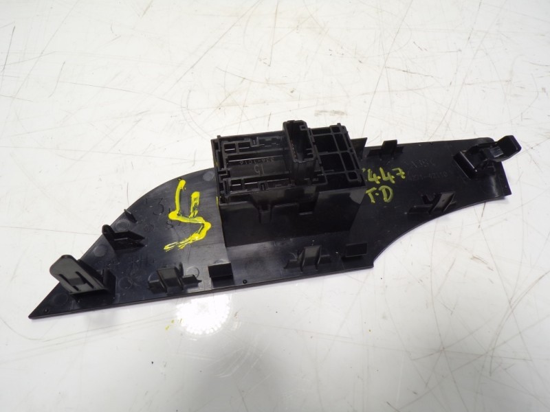 Recambio de mando elevalunas trasero derecho para toyota rav4 hybrid 4x2 advance referencia OEM IAM 7427142110 7427142110 