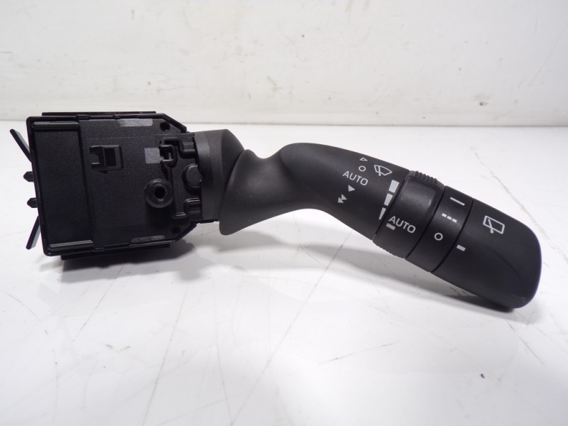 Recambio de mando limpia para toyota rav4 hybrid 4x2 advance referencia OEM IAM 8465242200 42200 