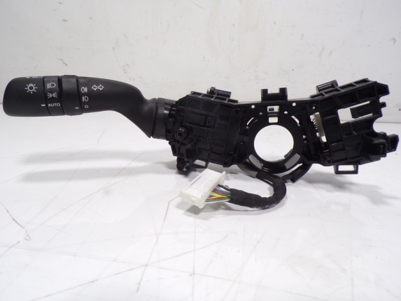 Recambio de mando luces para toyota rav4 hybrid 4x2 advance referencia OEM IAM 8432933090  