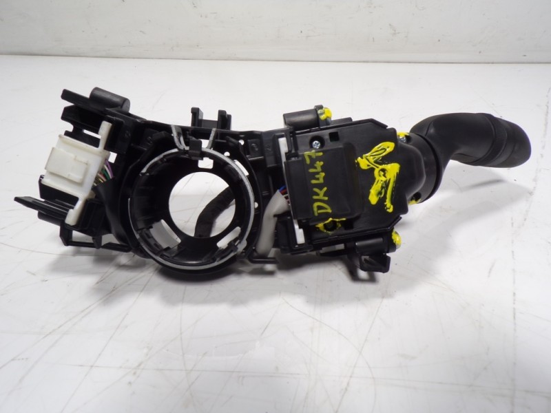 Recambio de mando luces para toyota rav4 hybrid 4x2 advance referencia OEM IAM 8432933090  