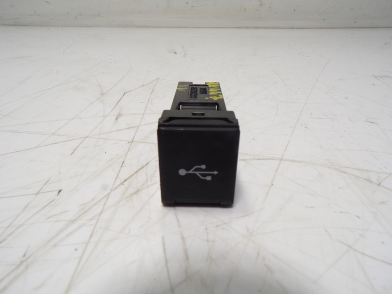 Recambio de modulo electronico para toyota rav4 hybrid 4x2 advance referencia OEM IAM  8619042031 