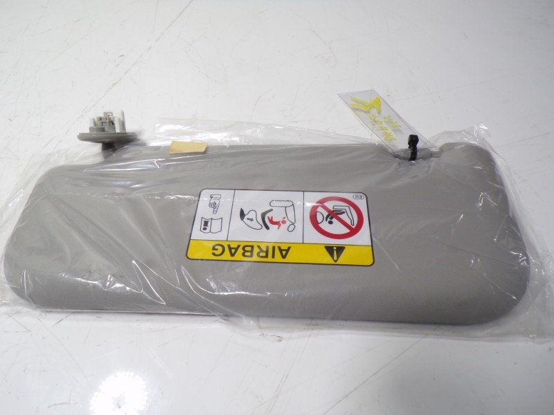 Recambio de parasol derecho para toyota rav4 hybrid 4x2 advance referencia OEM IAM 7431042681B0  