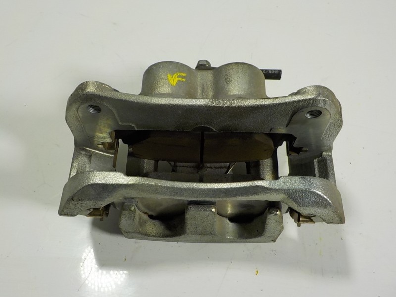 Recambio de pinza freno delantera derecha para toyota rav4 hybrid 4x2 advance referencia OEM IAM 4773042130  