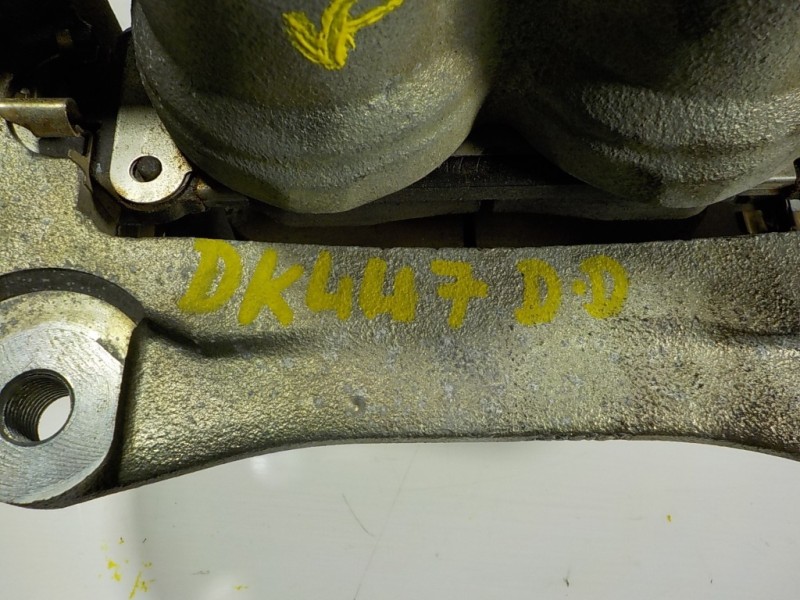 Recambio de pinza freno delantera derecha para toyota rav4 hybrid 4x2 advance referencia OEM IAM 4773042130  