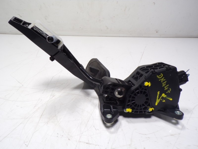 Recambio de potenciometro pedal para toyota rav4 hybrid 4x2 advance referencia OEM IAM 7811033141 7811033141 06E04A0203