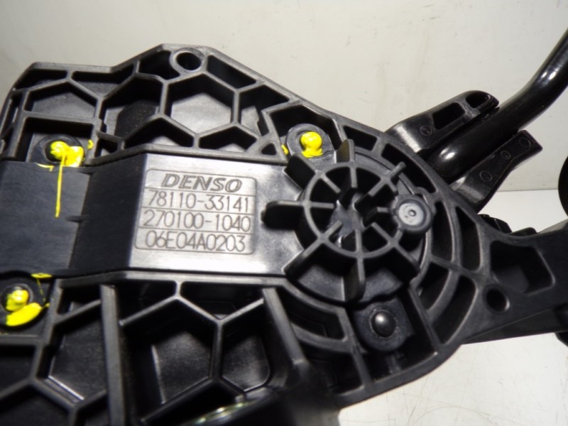 Recambio de potenciometro pedal para toyota rav4 hybrid 4x2 advance referencia OEM IAM 7811033141 7811033141 06E04A0203