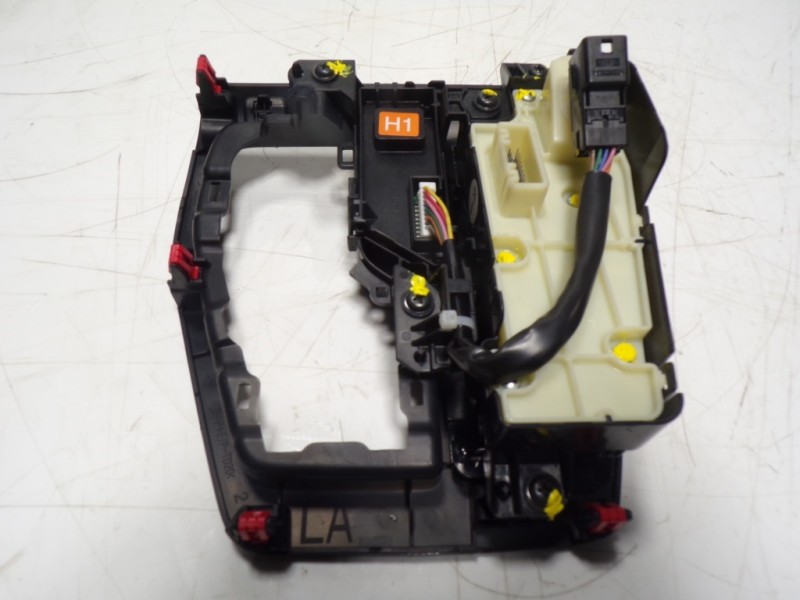 Recambio de palanca freno de mano para toyota rav4 hybrid 4x2 advance referencia OEM IAM  76L816LH 