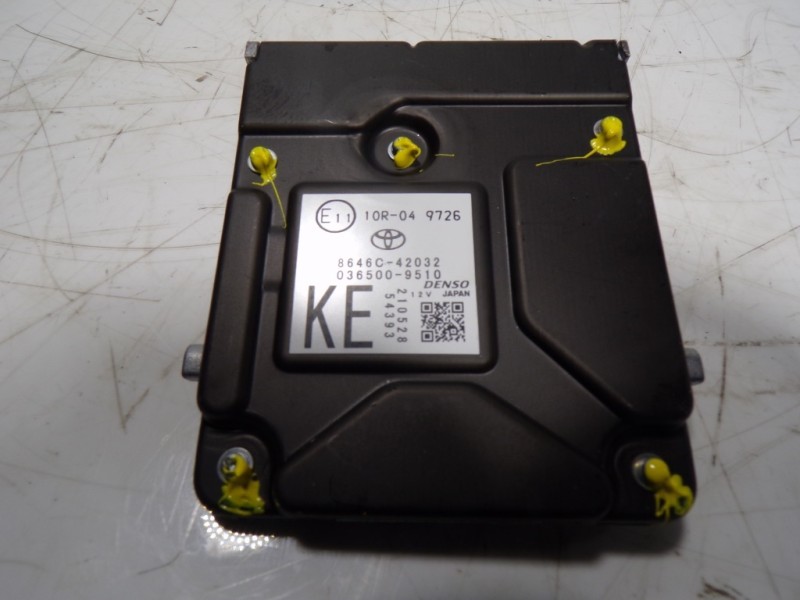 Recambio de modulo electronico para toyota rav4 hybrid 4x2 advance referencia OEM IAM 8646C42032 8646C42032 0365009510