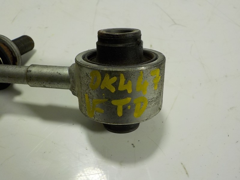 Recambio de tirante trasero derecho para toyota rav4 hybrid 4x2 advance referencia OEM IAM 4883042030  