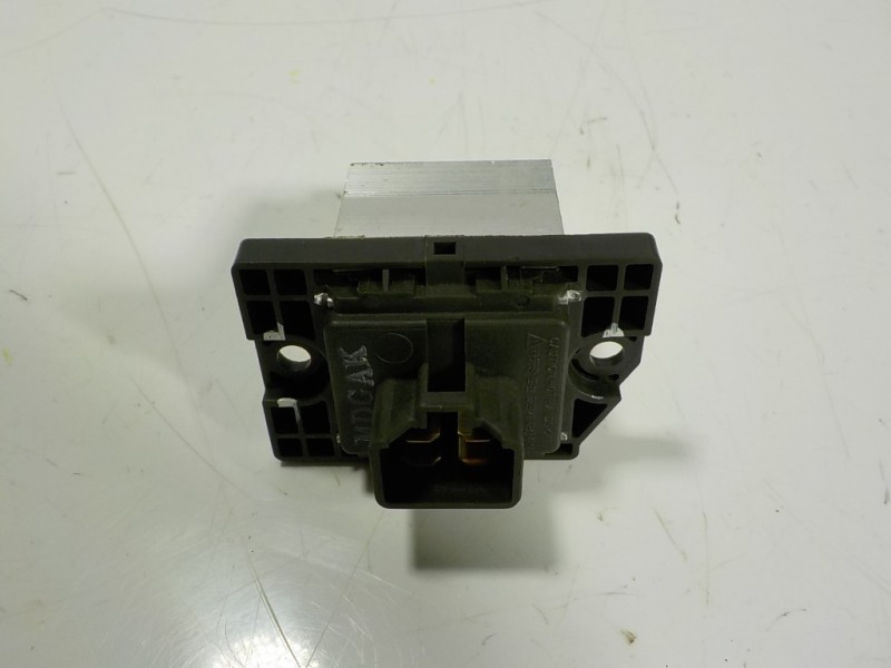 Recambio de resistencia calefaccion para hyundai tucson 1.7 crdi cat referencia OEM IAM 972353XAA0  