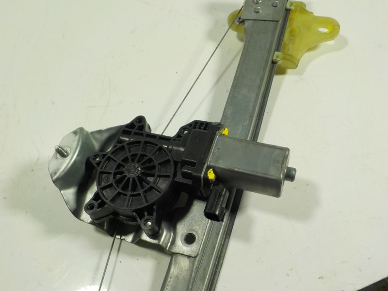 Recambio de elevalunas delantero derecho para renault captur 1.2 tce energy referencia OEM IAM 807200713R 128001471B 19031060004