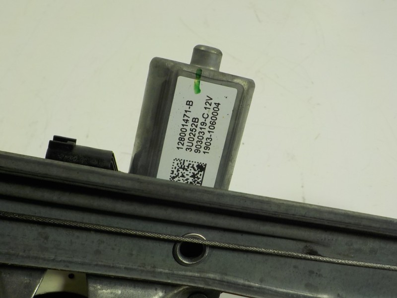 Recambio de elevalunas delantero derecho para renault captur 1.2 tce energy referencia OEM IAM 807200713R 128001471B 19031060004