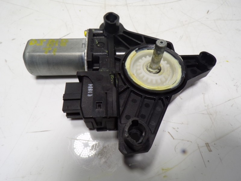 Recambio de motor elevalunas trasero izquierdo para mercedes-benz clase a (w176) a 200 cdi 4matic (176.002) referencia OEM IAM A