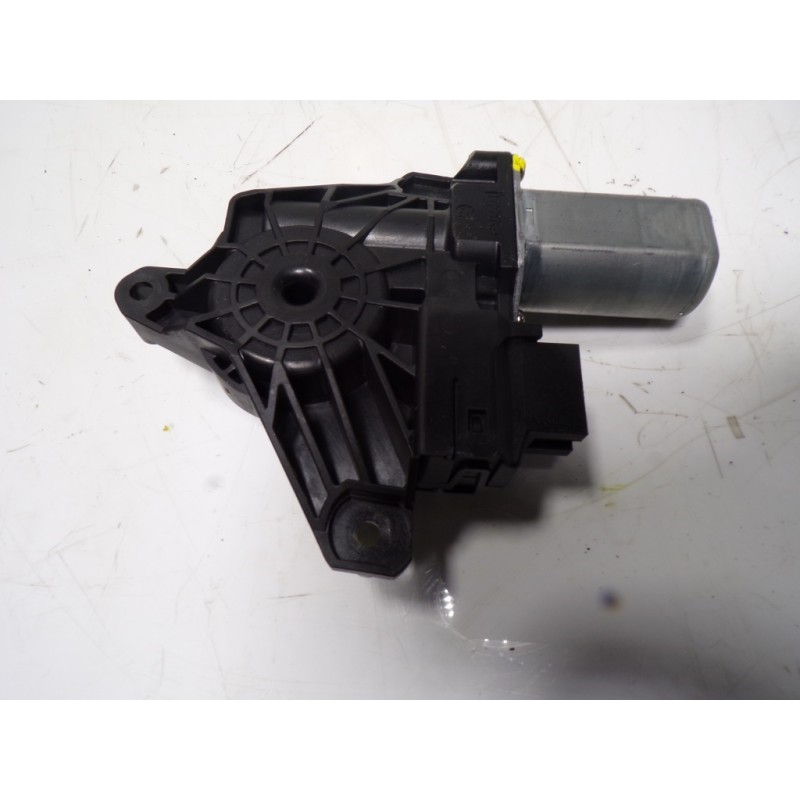 Recambio de motor elevalunas trasero izquierdo para mercedes-benz clase a (w176) a 200 cdi 4matic (176.002) referencia OEM IAM A