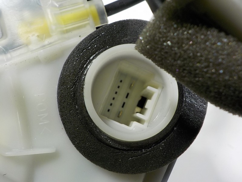 Recambio de cerradura puerta trasera derecha para subaru xv (g5) executive plus referencia OEM IAM  80525193 