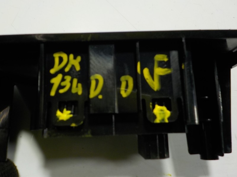 Recambio de mando elevalunas delantero derecho para subaru xv (g5) executive plus referencia OEM IAM  83071FL250 