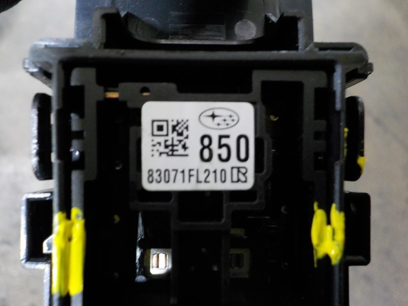 Recambio de mando elevalunas trasero derecho para subaru xv (g5) executive plus referencia OEM IAM  83071FL210 