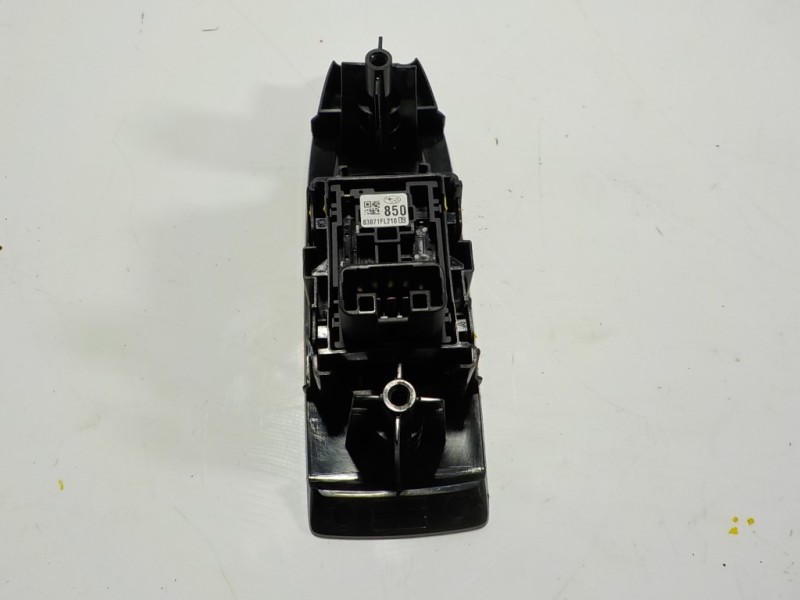 Recambio de mando elevalunas trasero izquierdo para subaru xv (g5) executive plus referencia OEM IAM  83071FL210 