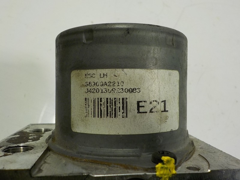 Recambio de abs para kia cee´d 1.4 crdi cat referencia OEM IAM 58900A2210 58900A2210 6158945200