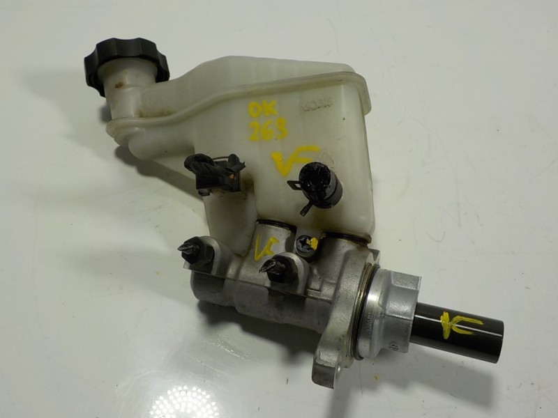 Recambio de bomba freno para kia cee´d 1.4 crdi cat referencia OEM IAM 58510A5200  