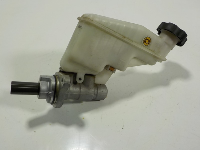 Recambio de bomba freno para kia cee´d 1.4 crdi cat referencia OEM IAM 58510A5200  