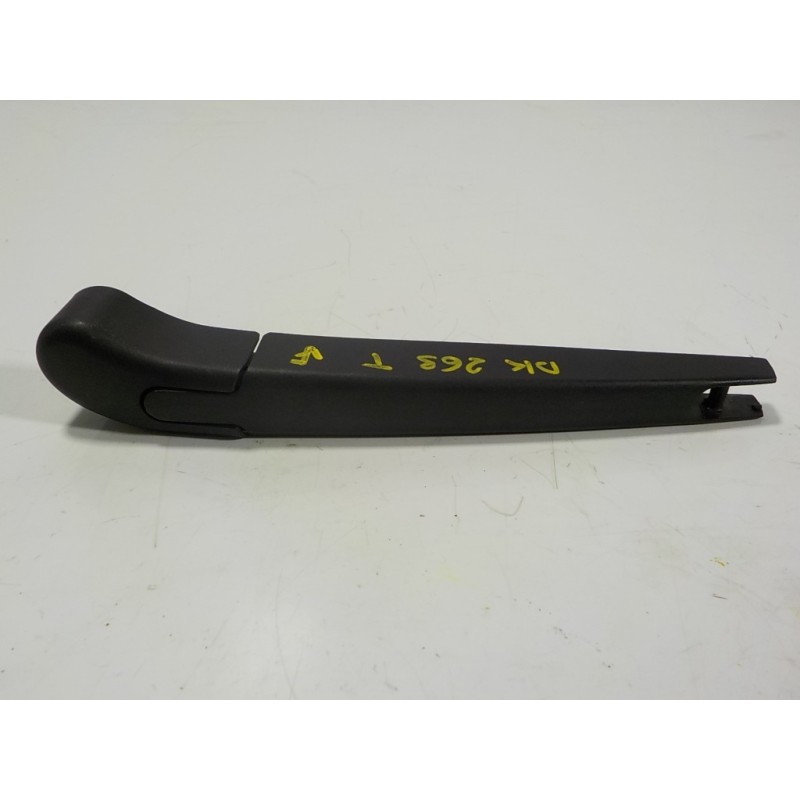 Recambio de brazo limpia trasero para kia cee´d 1.4 crdi cat referencia OEM IAM 98811A2000  