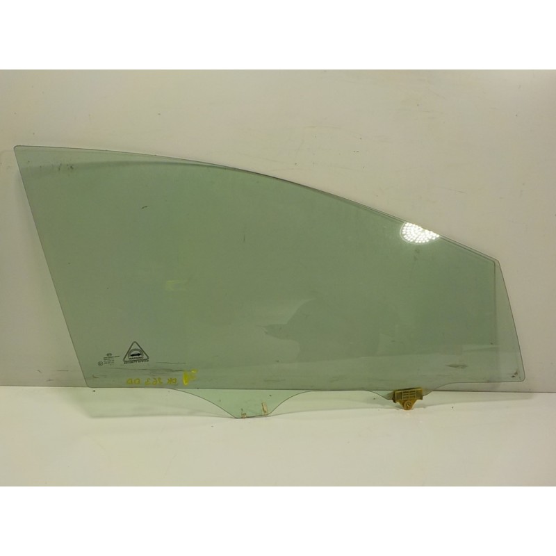 Recambio de cristal puerta delantero derecho para kia cee´d 1.4 crdi cat referencia OEM IAM 82420A2010  