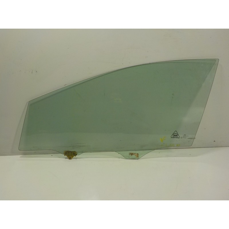 Recambio de cristal puerta delantero izquierdo para kia cee´d 1.4 crdi cat referencia OEM IAM 82410A2010  