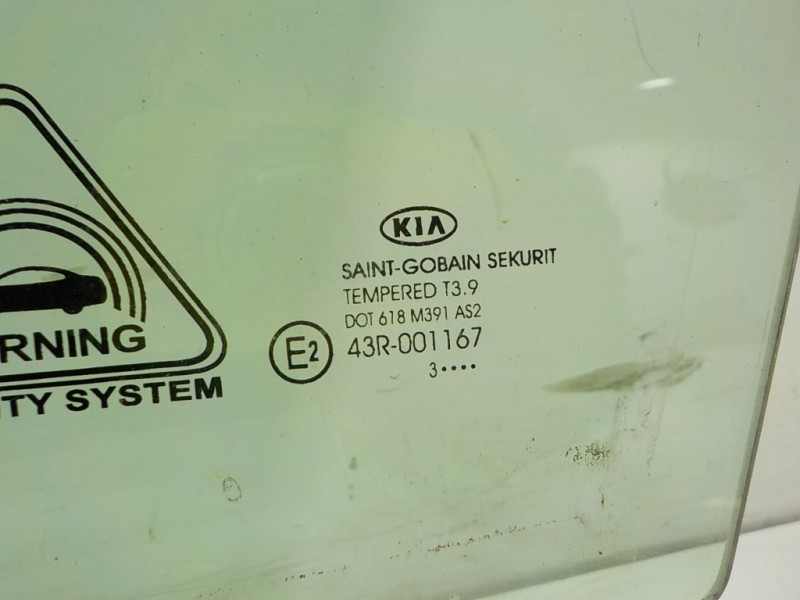 Recambio de cristal puerta delantero izquierdo para kia cee´d 1.4 crdi cat referencia OEM IAM 82410A2010  