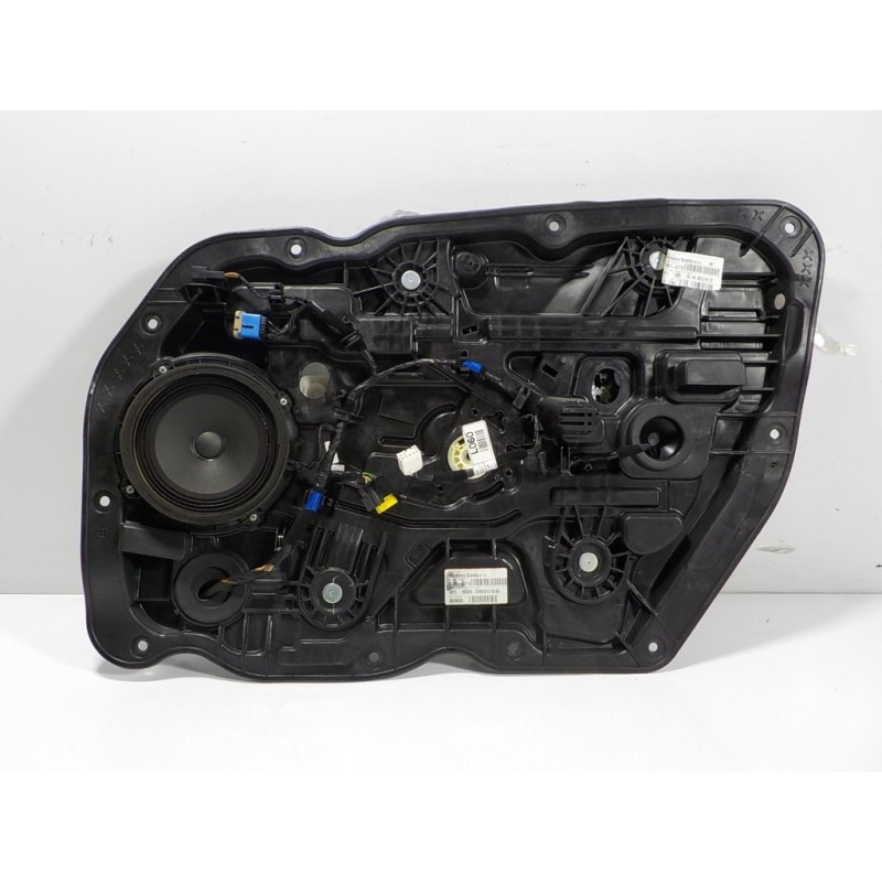 Recambio de elevalunas delantero derecho para kia cee´d 1.4 crdi cat referencia OEM IAM 82481A2000 82480A2110 