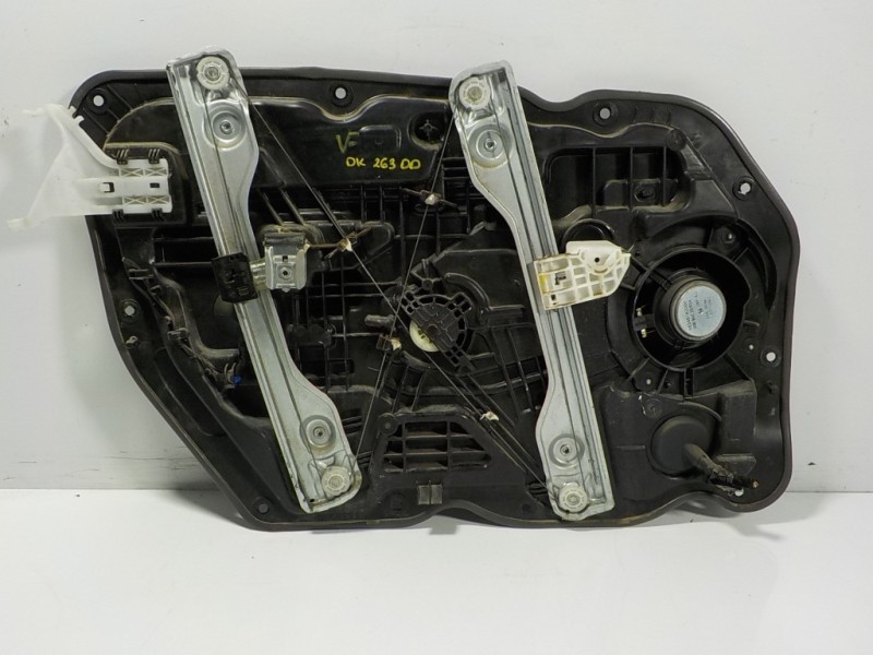 Recambio de elevalunas delantero derecho para kia cee´d 1.4 crdi cat referencia OEM IAM 82481A2000 82480A2110 