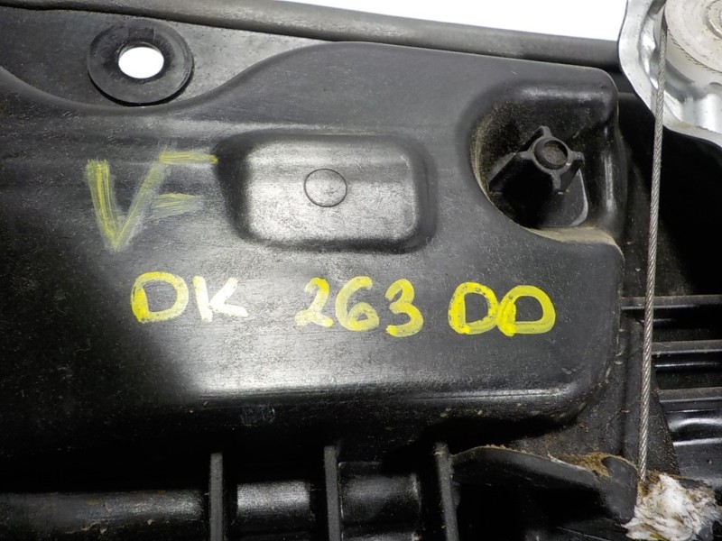 Recambio de elevalunas delantero derecho para kia cee´d 1.4 crdi cat referencia OEM IAM 82481A2000 82480A2110 