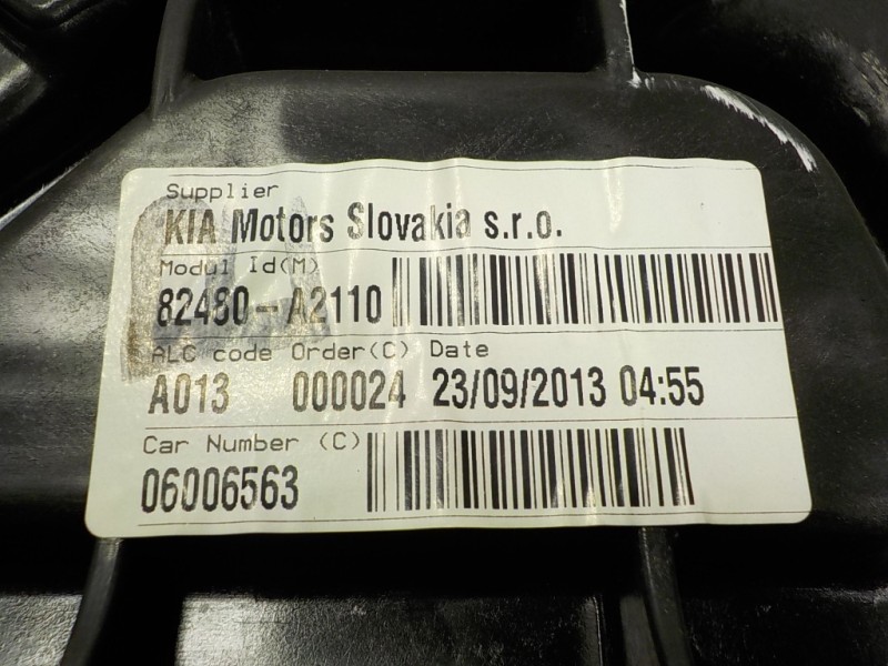 Recambio de elevalunas delantero derecho para kia cee´d 1.4 crdi cat referencia OEM IAM 82481A2000 82480A2110 