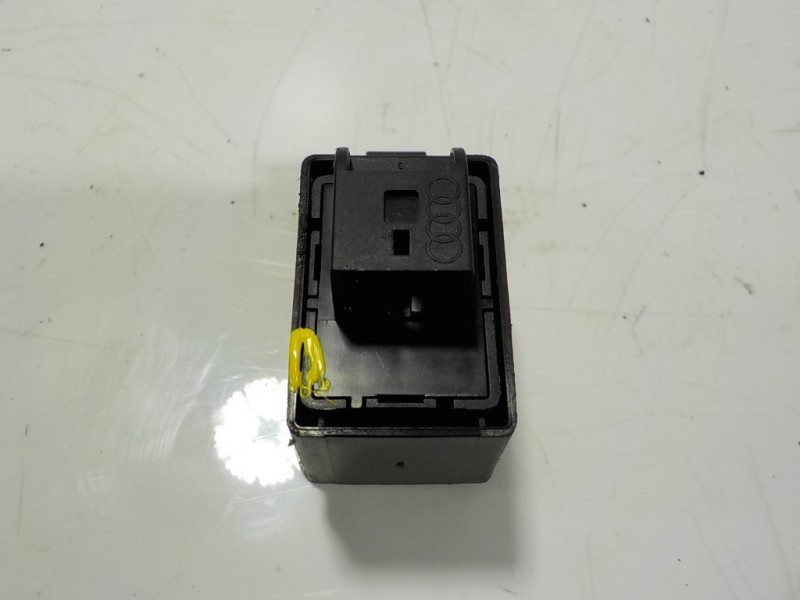 Recambio de maneta porton para audi q4 e-tron aq4e f4bac3 referencia OEM IAM 4K0959831NV6 4K0959831 35520A01743