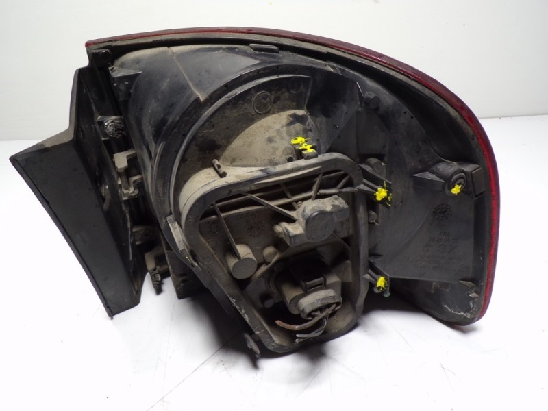 Recambio de piloto trasero izquierdo para volkswagen touareg (7l6) 3.0 v6 tdi dpf referencia OEM IAM 7L6945095P  