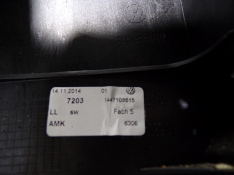 Recambio de apoyabrazos central para volkswagen golf vii variant 1.6 tdi dpf referencia OEM IAM 5G0864207DAMK 1447108615 