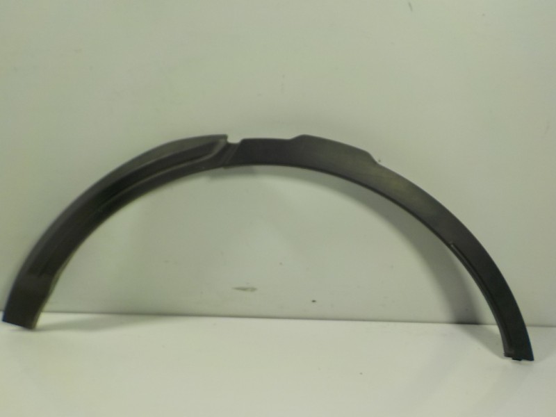 Recambio de aletin trasero izquierdo para land rover evoque 2.2 td4 cat referencia OEM IAM LR066507  