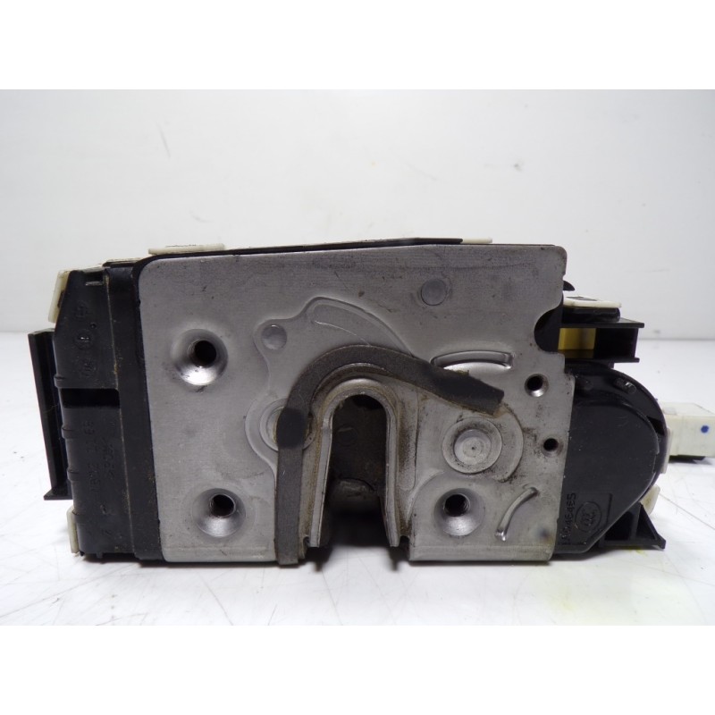 Recambio de cerradura puerta delantera derecha para volkswagen crafter caja cerrada 2.0 tdi referencia OEM IAM 2E1837016C A90672