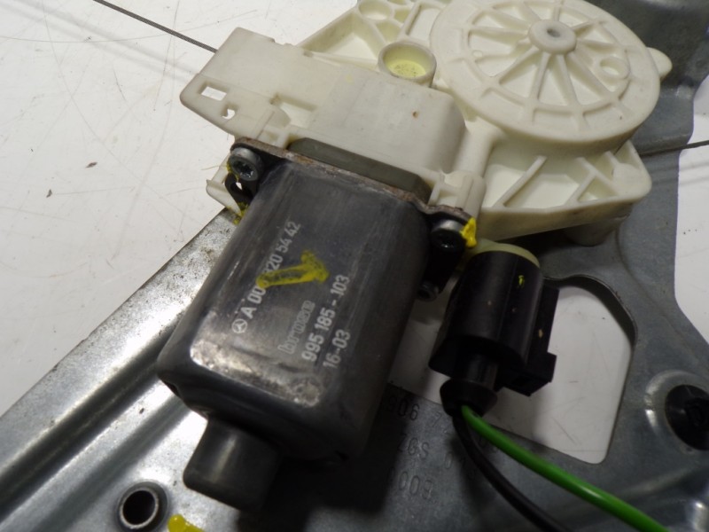 Recambio de elevalunas delantero izquierdo para volkswagen crafter caja cerrada 2.0 tdi referencia OEM IAM 2E0837401 A0068205442